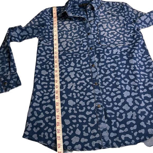 G.I.L.I. Cheetah Print Denim Button Front Shirt Small - Picture 9 of 10